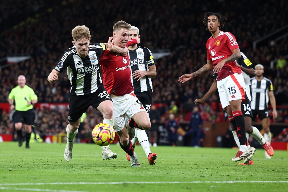 Nhận định soi kèo Manchester United vs Newcastle United lúc 03h00 ngày 27/12/2025 nhan-dinh-soi-keo-manchester-united-vs-newcastle-united-luc-03h00-ngay-27-12-2025-1